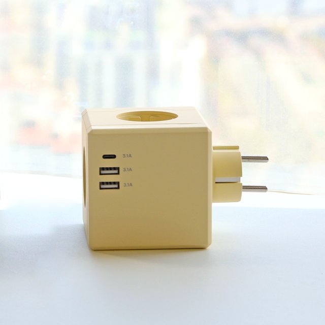 큐브 디자인 멀티탭 USB C타입 3구 옐로우